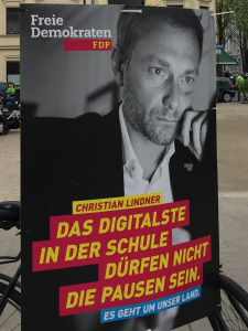 fdp_plakat_nrw2017_digitaleschule (1).jpg