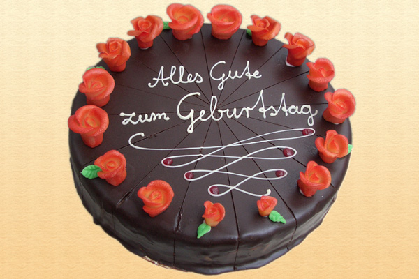 Geburtstagstorte-rund-rote-MRosen-Schrift.jpg